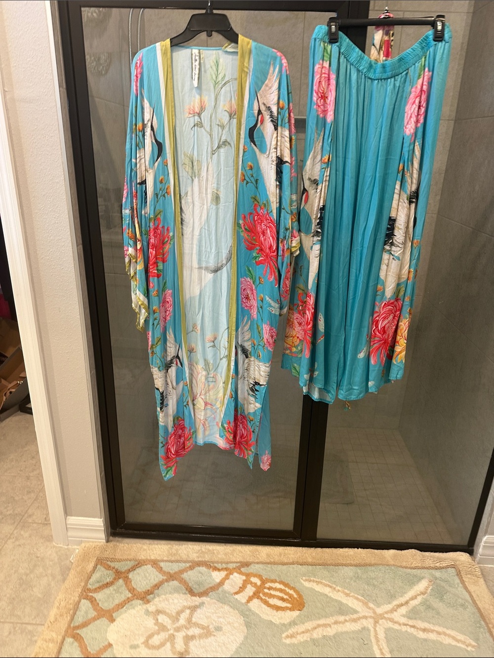 Duster and pant set ! Crane design.top is one size and pant is xl by Aratta .